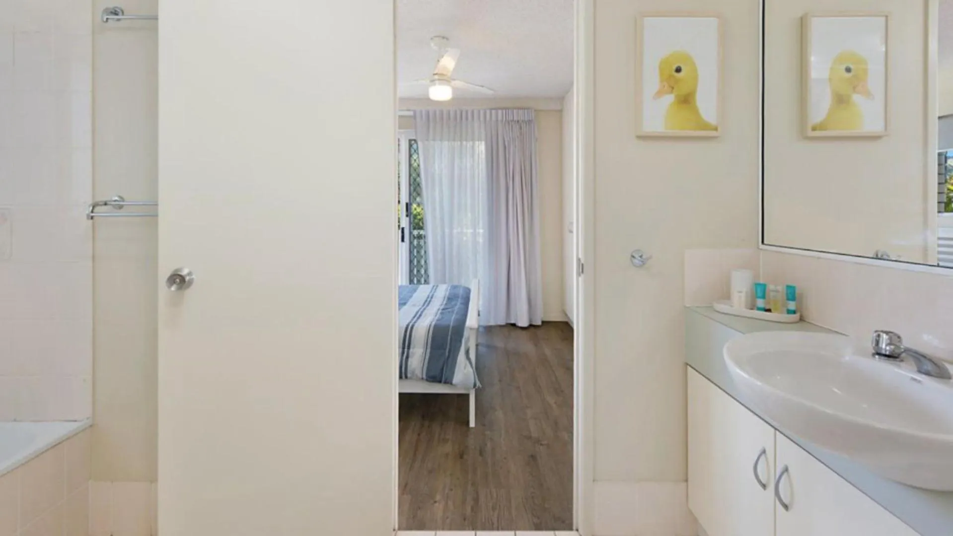 Spinnaker Seas Unit 1 칼론드라 아파트